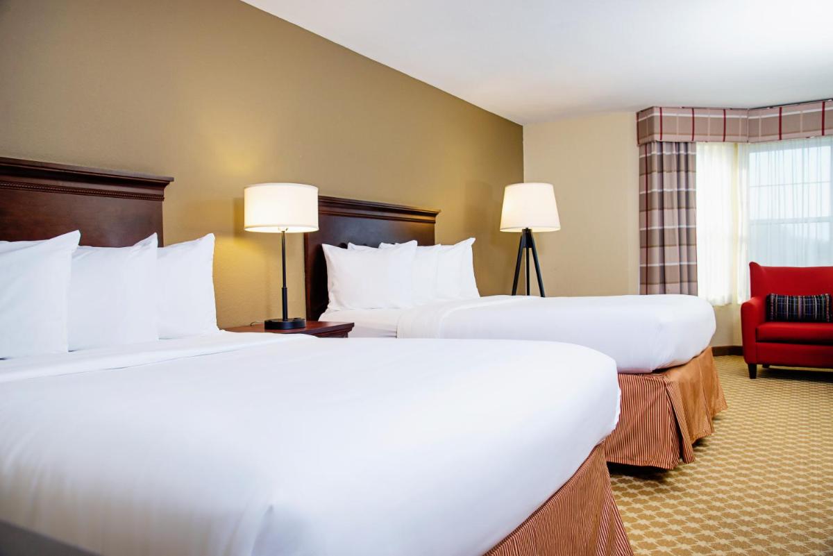 Country Inn & Suites by Radisson, Milwaukee West (Brookfield), WI
